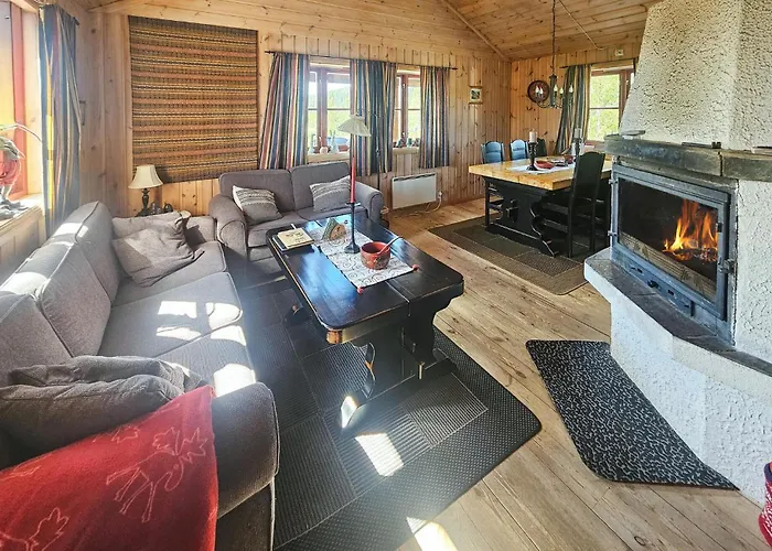 בית נופש 4 Bedroom Stunning In