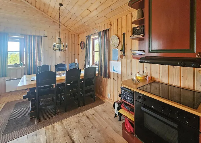 בית נופש 4 Bedroom Stunning In *